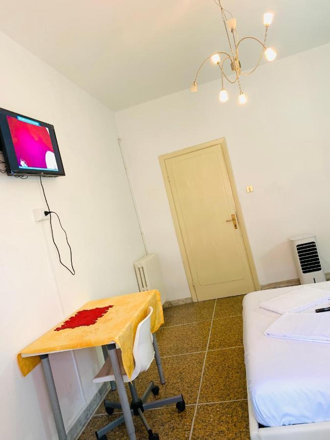 Pearl Pisa Guest House Екстер'єр фото